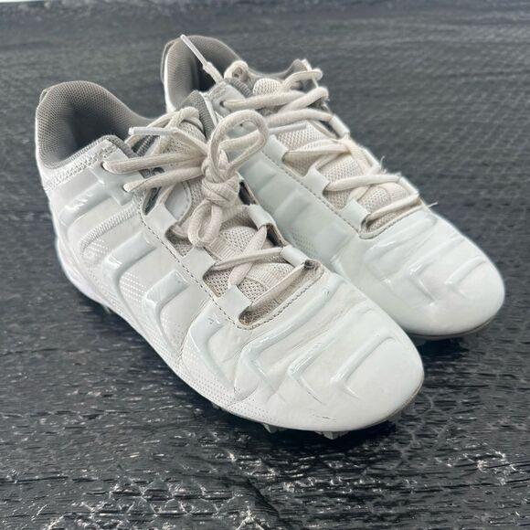 BOYS FOOTBALL CLEATS - Picture 1 of 5